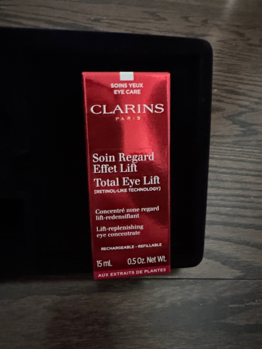 Clarins Total Eye Lift Eye Cream - Shiny Red Packaging